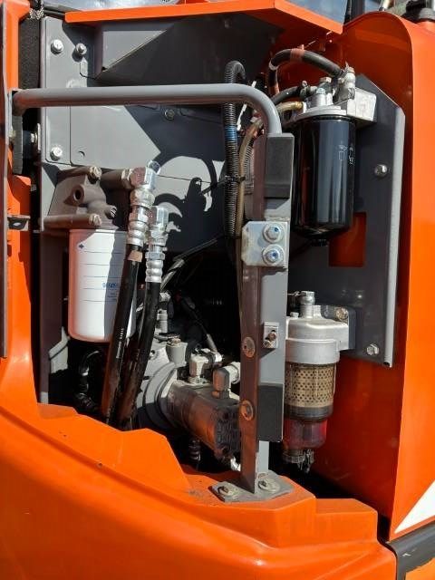Hitachi ZX 135 US-6