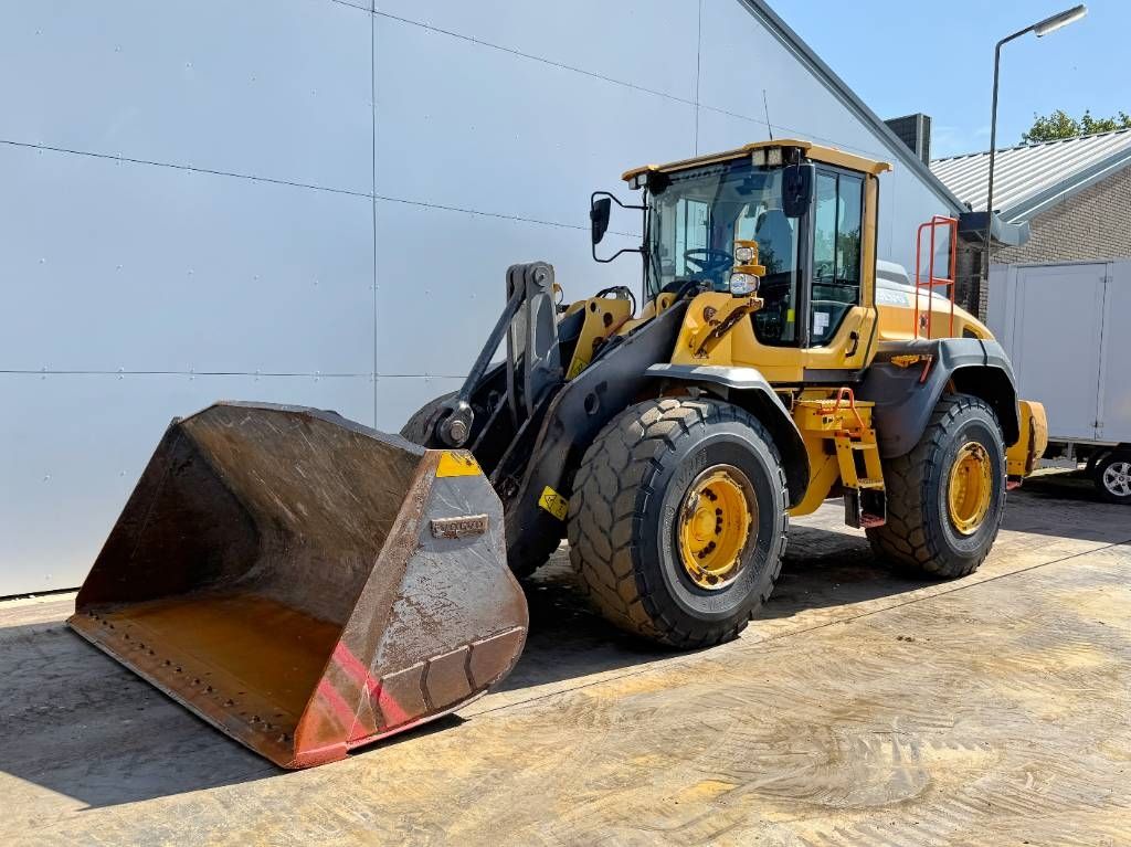 Volvo L120H - 3rd Function / Weight System