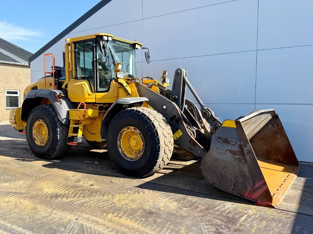 Volvo L120H - 3rd Function / Weight System