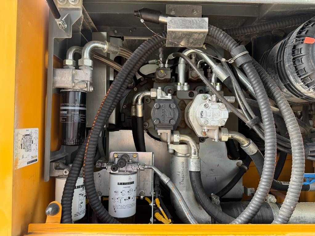 Liebherr R 922 LC