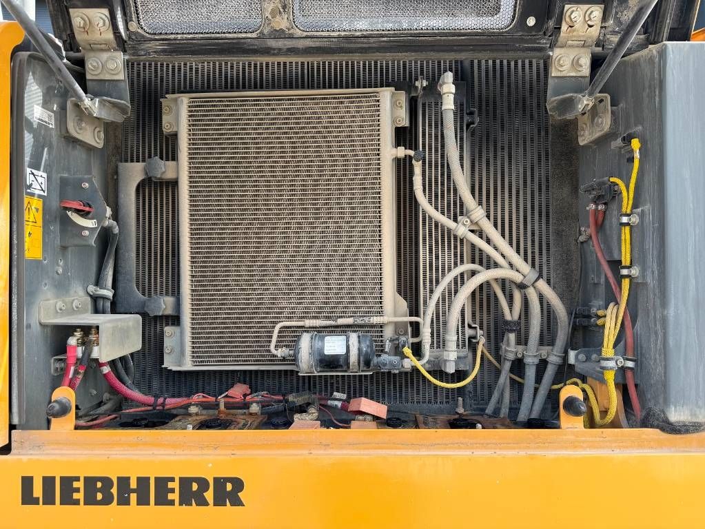 Liebherr R 922 LC