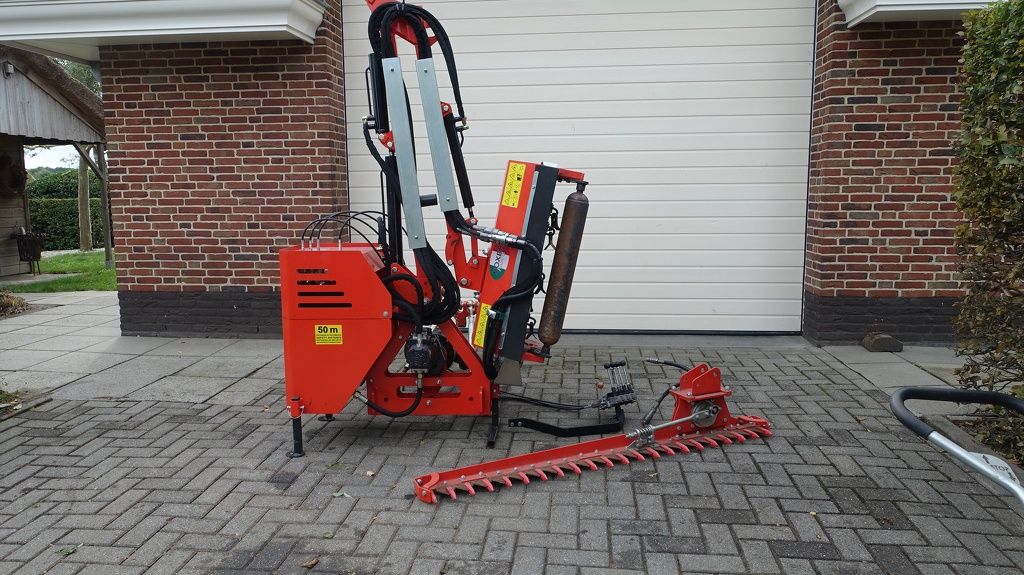 Boxer AM80 arm klepelmaaier en maaibalk