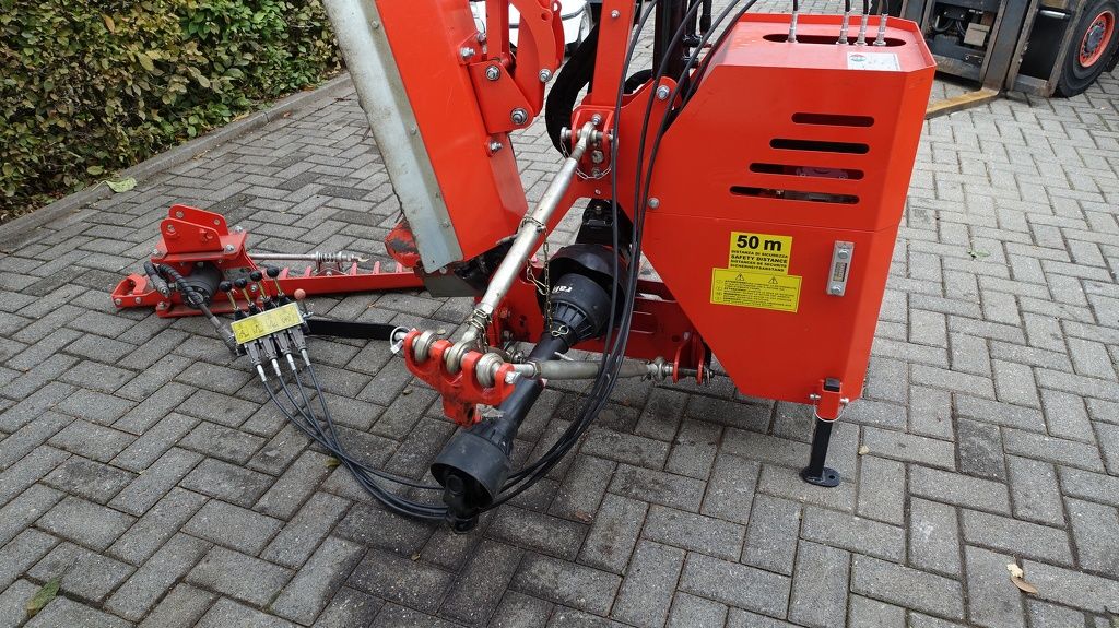 Boxer AM80 arm klepelmaaier en maaibalk