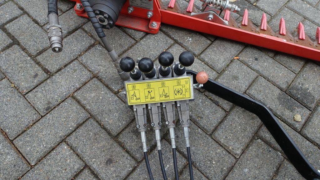 Boxer AM80 arm klepelmaaier en maaibalk