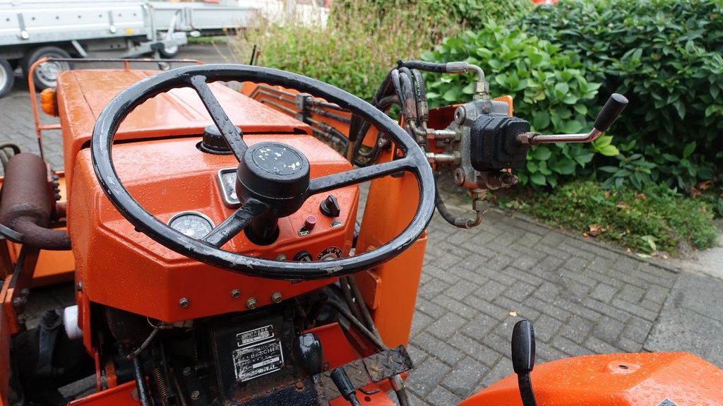 Hinomoto C144 4x4 met frontlader