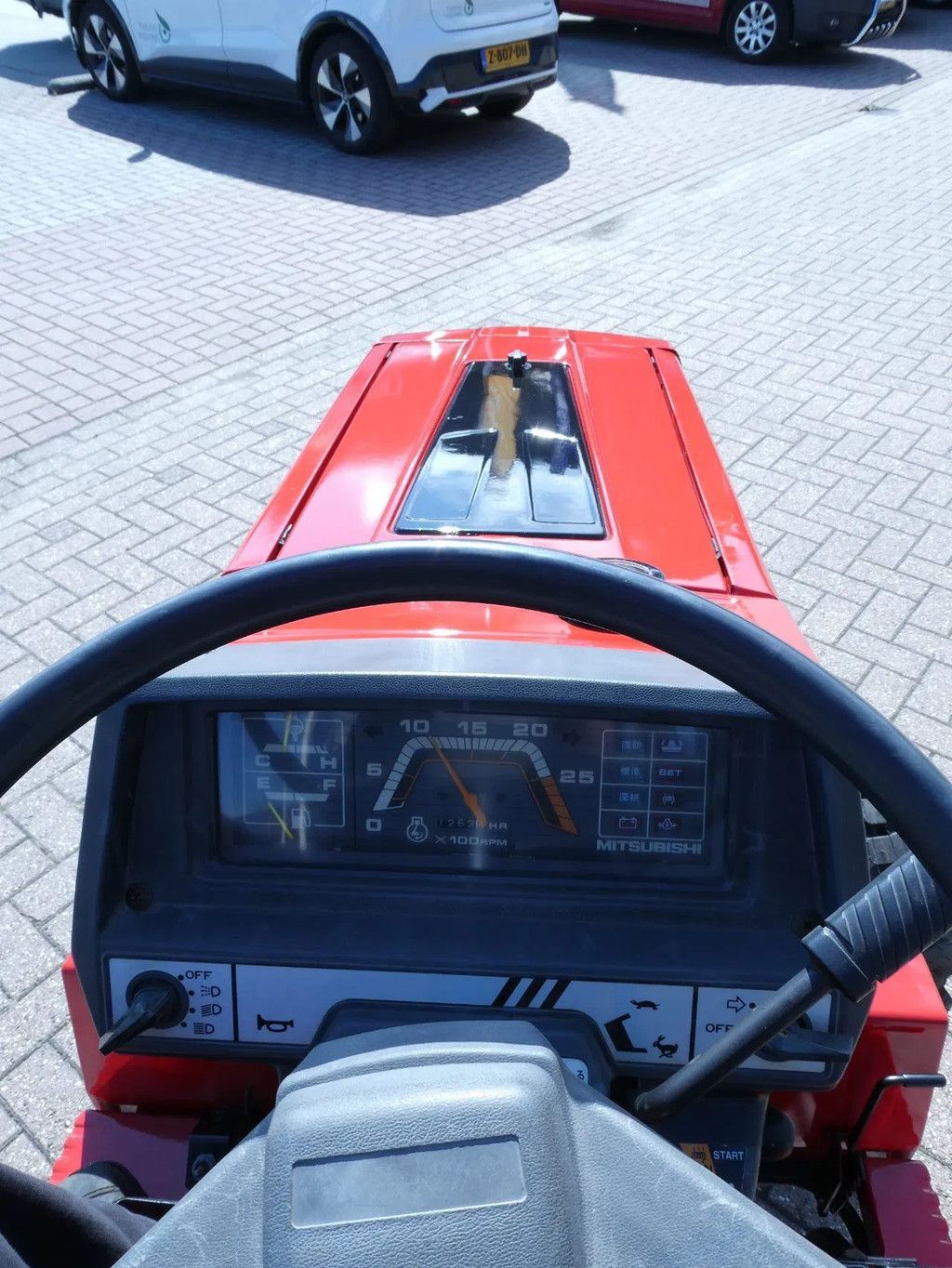 Mitsubishi MT16 4wd / 1252 Draaiuren / Industriebanden