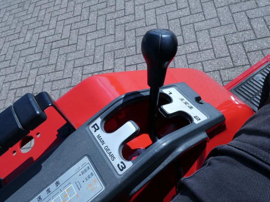 Mitsubishi MT16 4wd / 1252 Draaiuren / Industriebanden