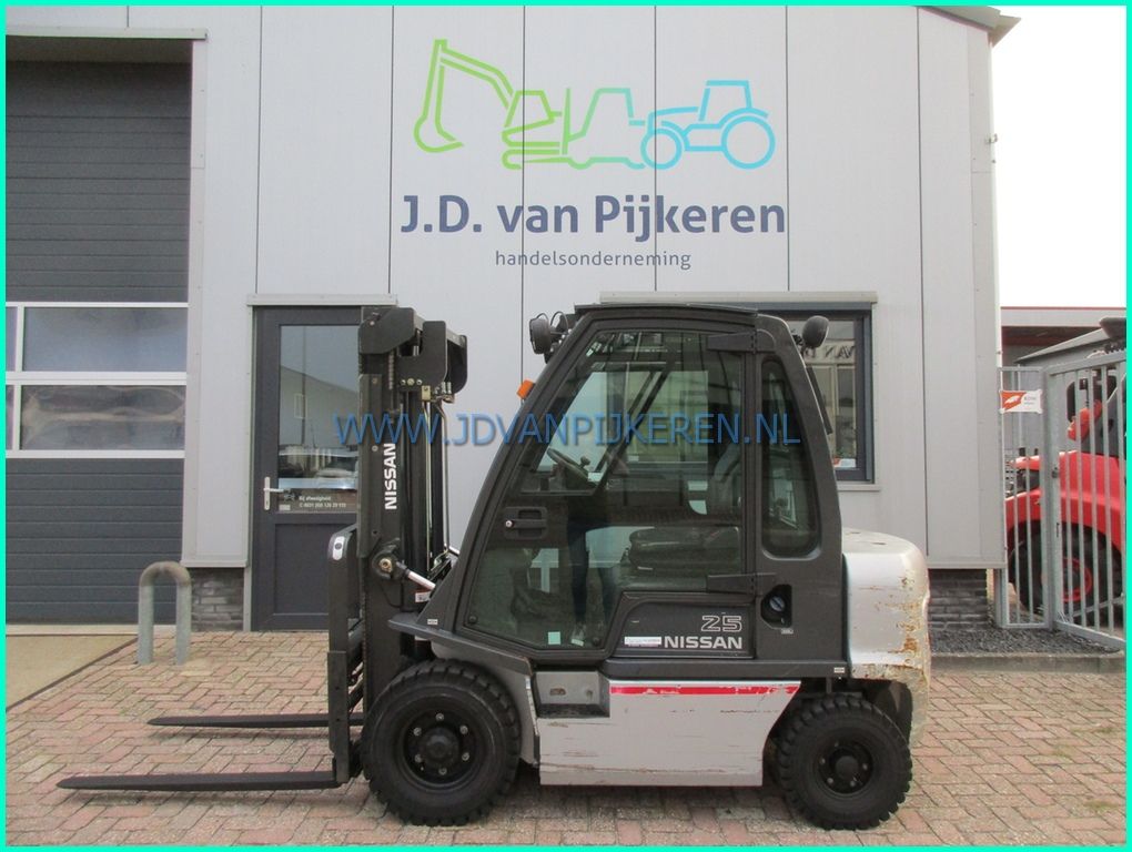 Nissan FD02A25Q diesel 6363hours+cabine+shift+vorkversteller