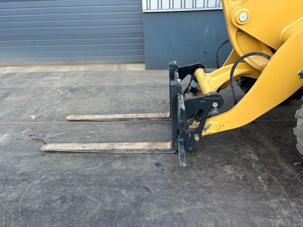 Caterpillar 908