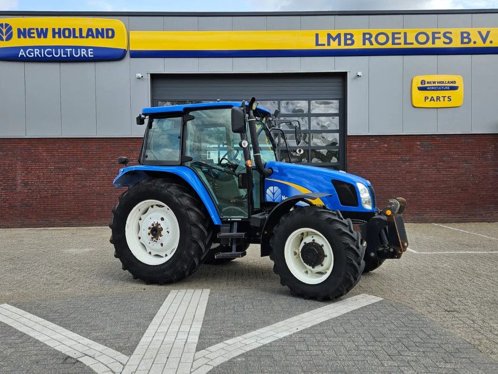 New Holland T5050 Hi-Lo Powershuttle