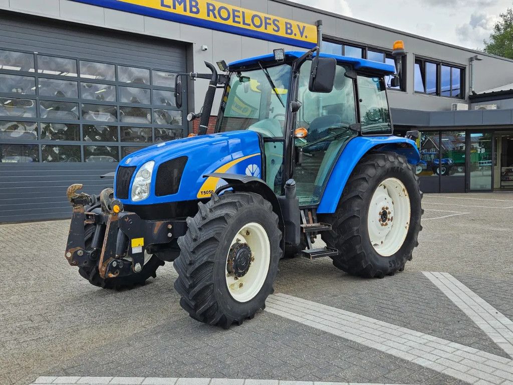 New Holland T5050 Hi-Lo Powershuttle