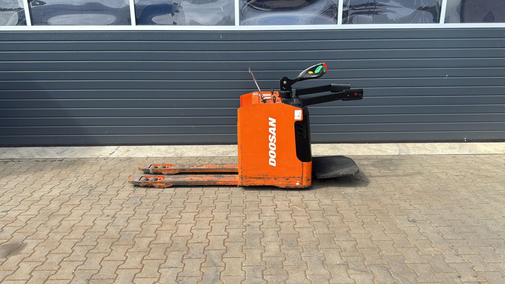 Doosan Pallet Truck LEDH 20 MP