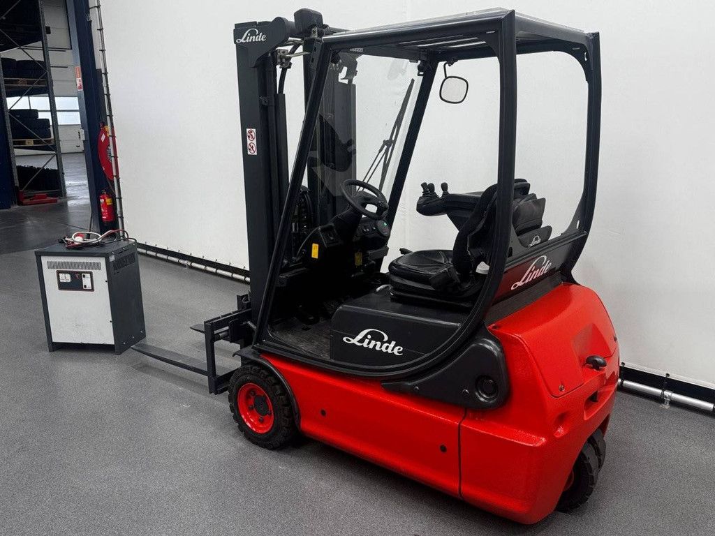 Electric forklift Linde E16C-02 Electric 1600kg 4.45m 2006
