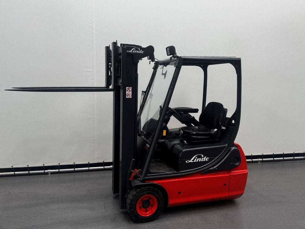 Electric forklift Linde E16C-02 Electric 1600kg 4.45m 2006