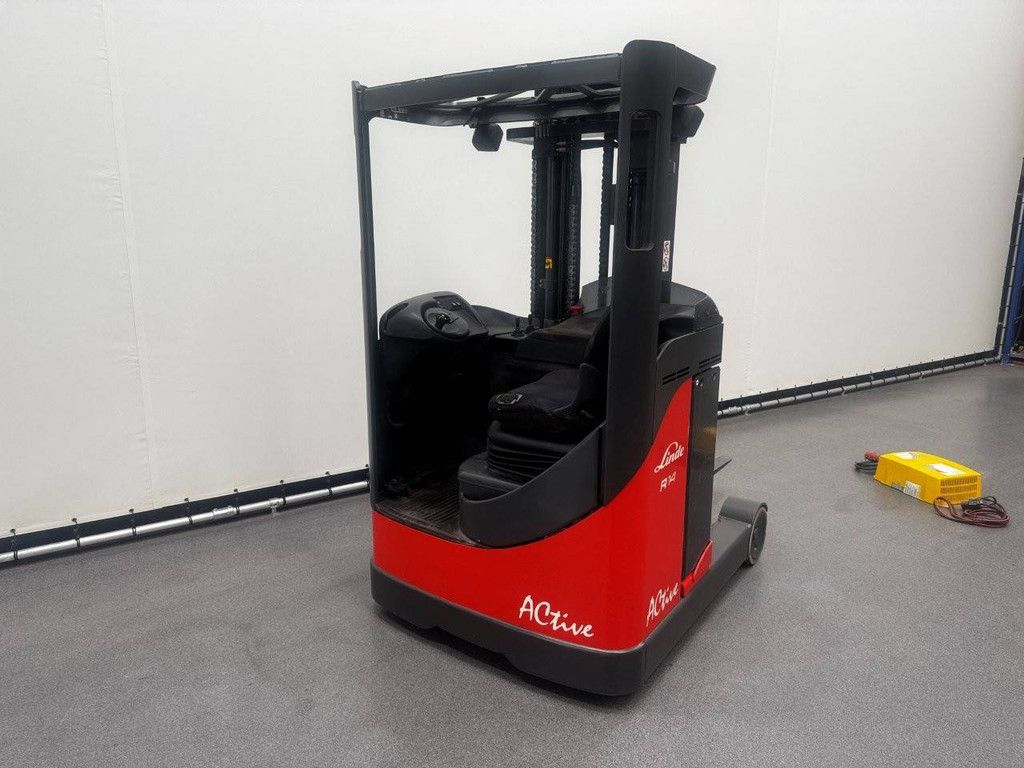 Elektro-Schubmaststapler R14 Electric 1400kg 5,04m 2005