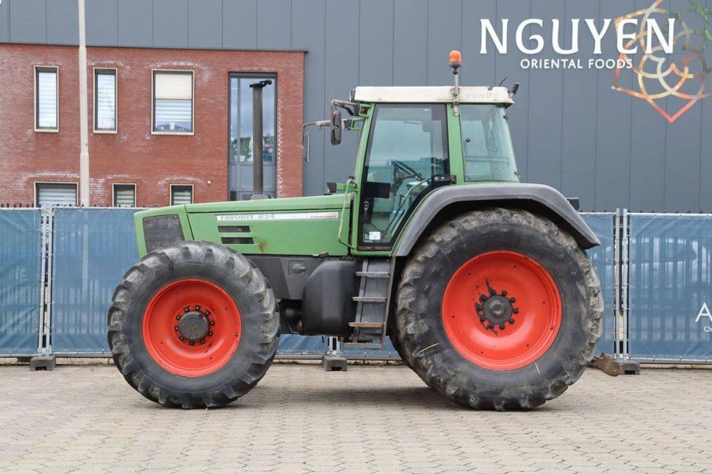 Tractor Fendt Favorit 824 Diesel 169kW