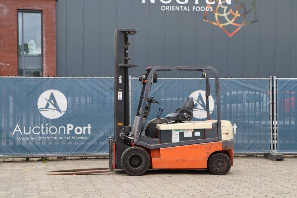 Gabelstapler Nissan G002L25CU Elektro 2500kg 6,0m 2002