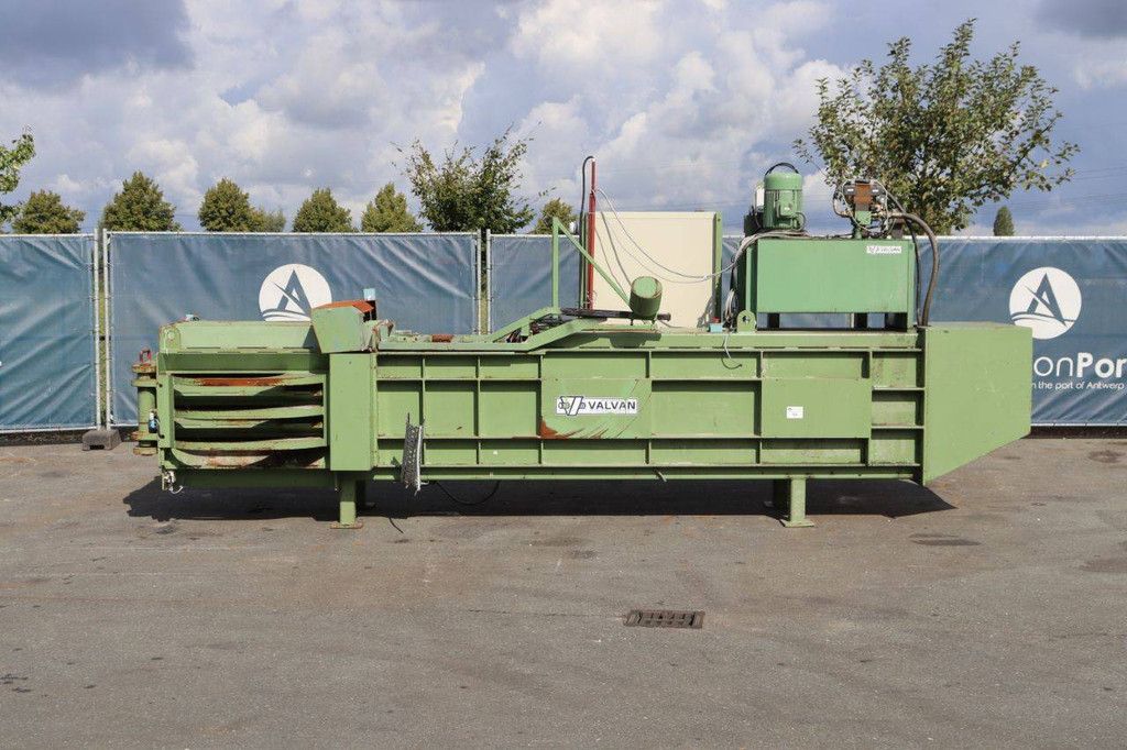 Valman H40-S-1000 Electric Baler 40t 1995 with conveyor belt and parts