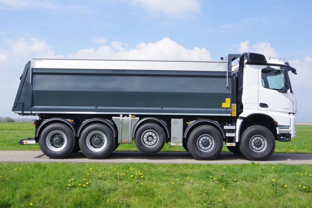 Mercedes-Benz Arocs 5048 10x8 50-ton midlift met Hyva kipper