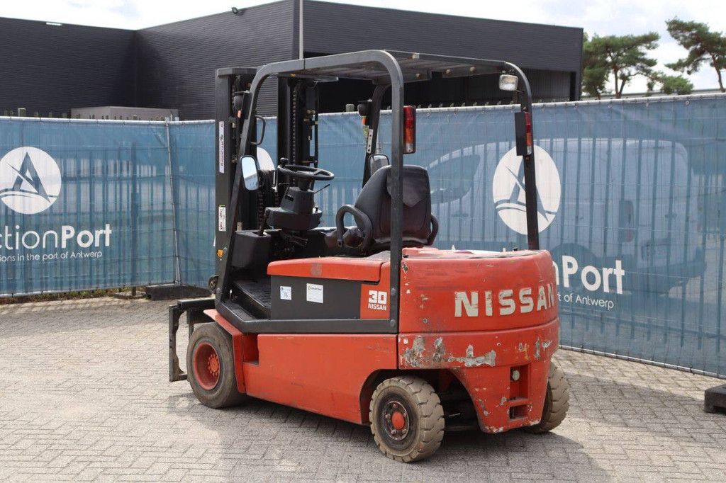 Gabelstapler Nissan G002L-30CU Elektro 3000kg 4,7m 2002