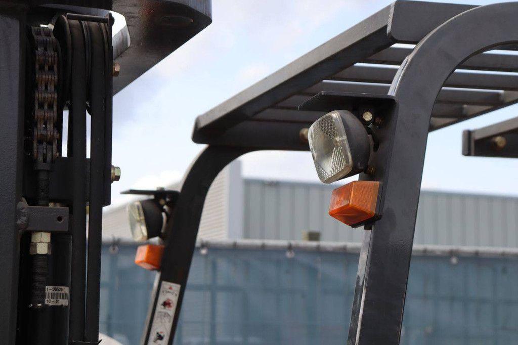 Gabelstapler Nissan G002L-30CU Elektro 3000kg 4,7m 2002