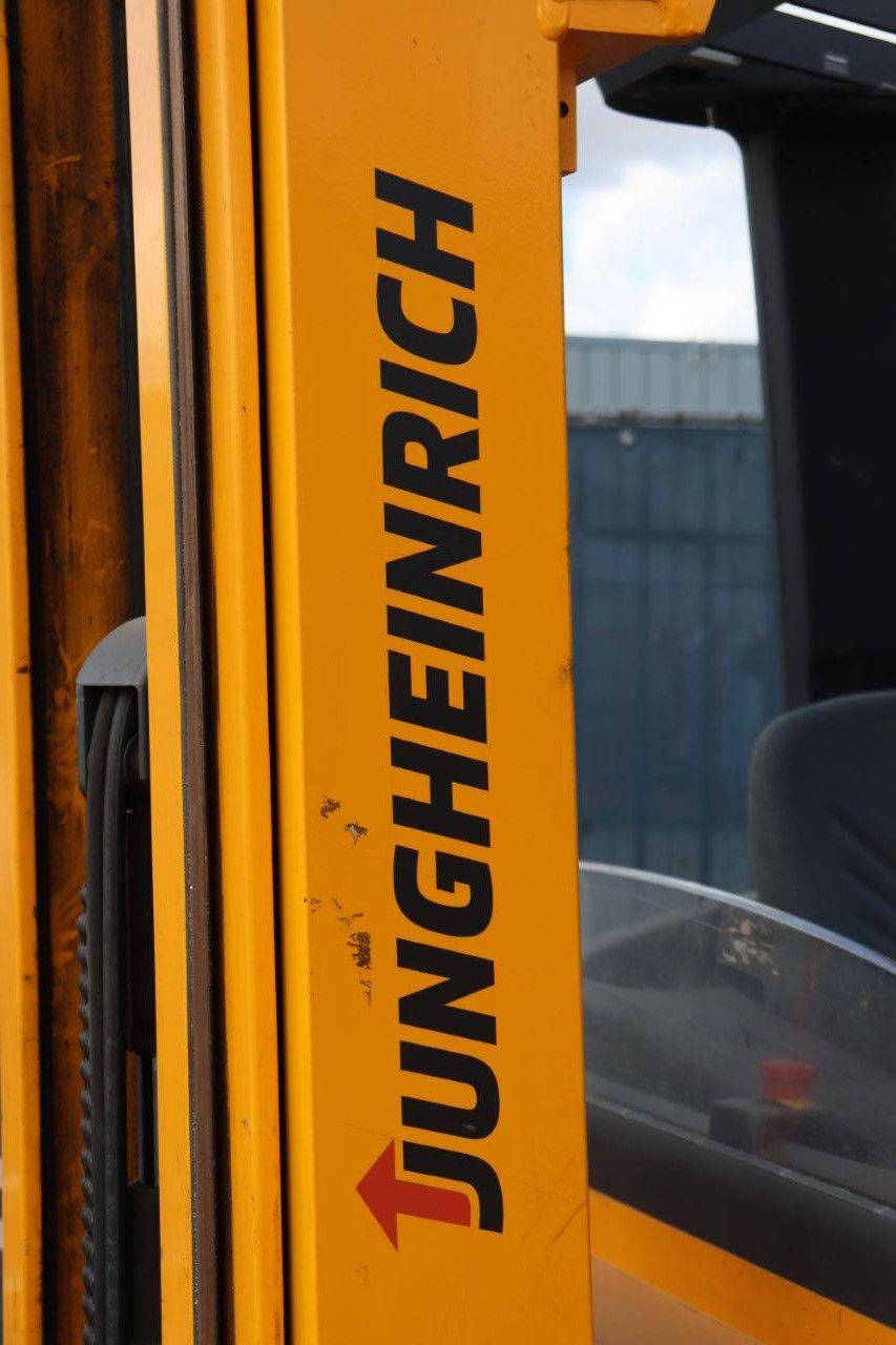 Reach truck Jungheinrich ETV214 Electric 1400kg 10m 2014