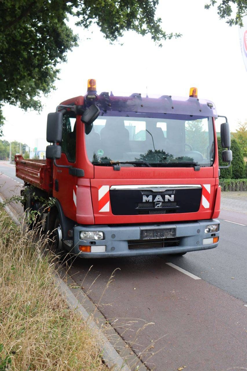 Truck Tipper MAN TGL02 Diesel 162kW 2009