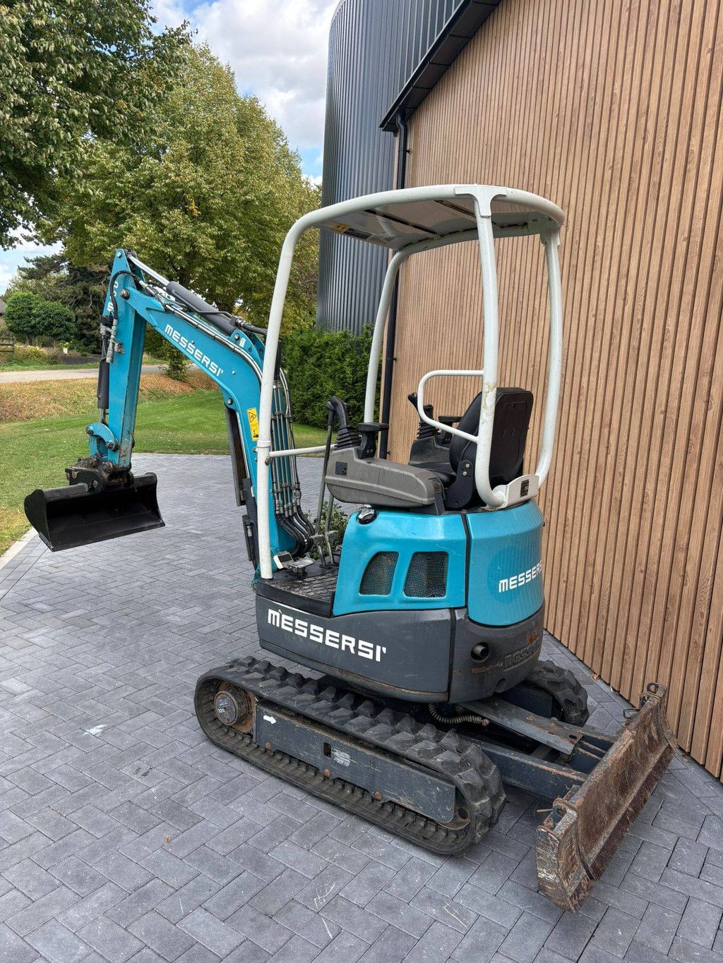 Mini excavator Messersi M-16U Diesel 14kW 2012