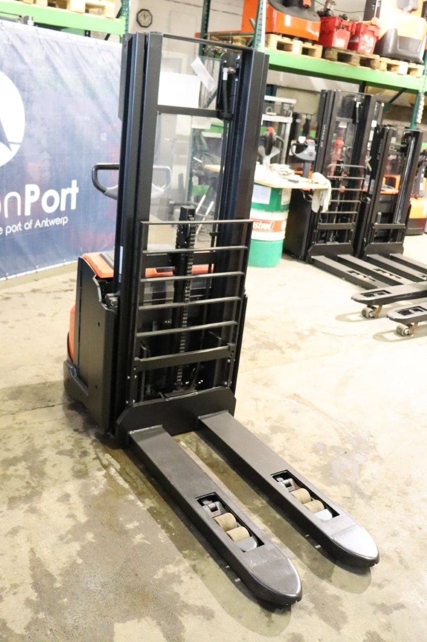 Toyota BT SWE140L Elektro-Stapler 1400kg 2,65m 2015