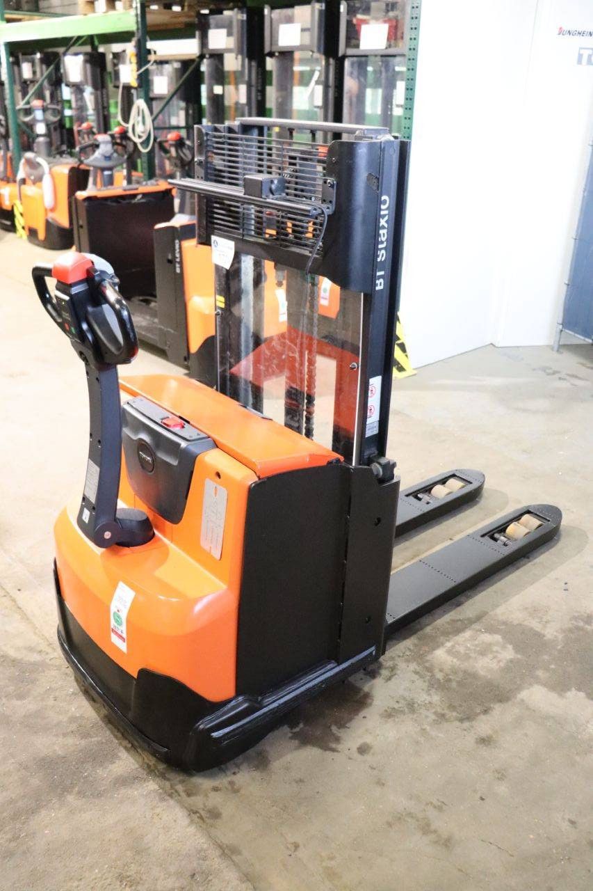 Toyota SWE200D Electric Stacker 2000kg 2020