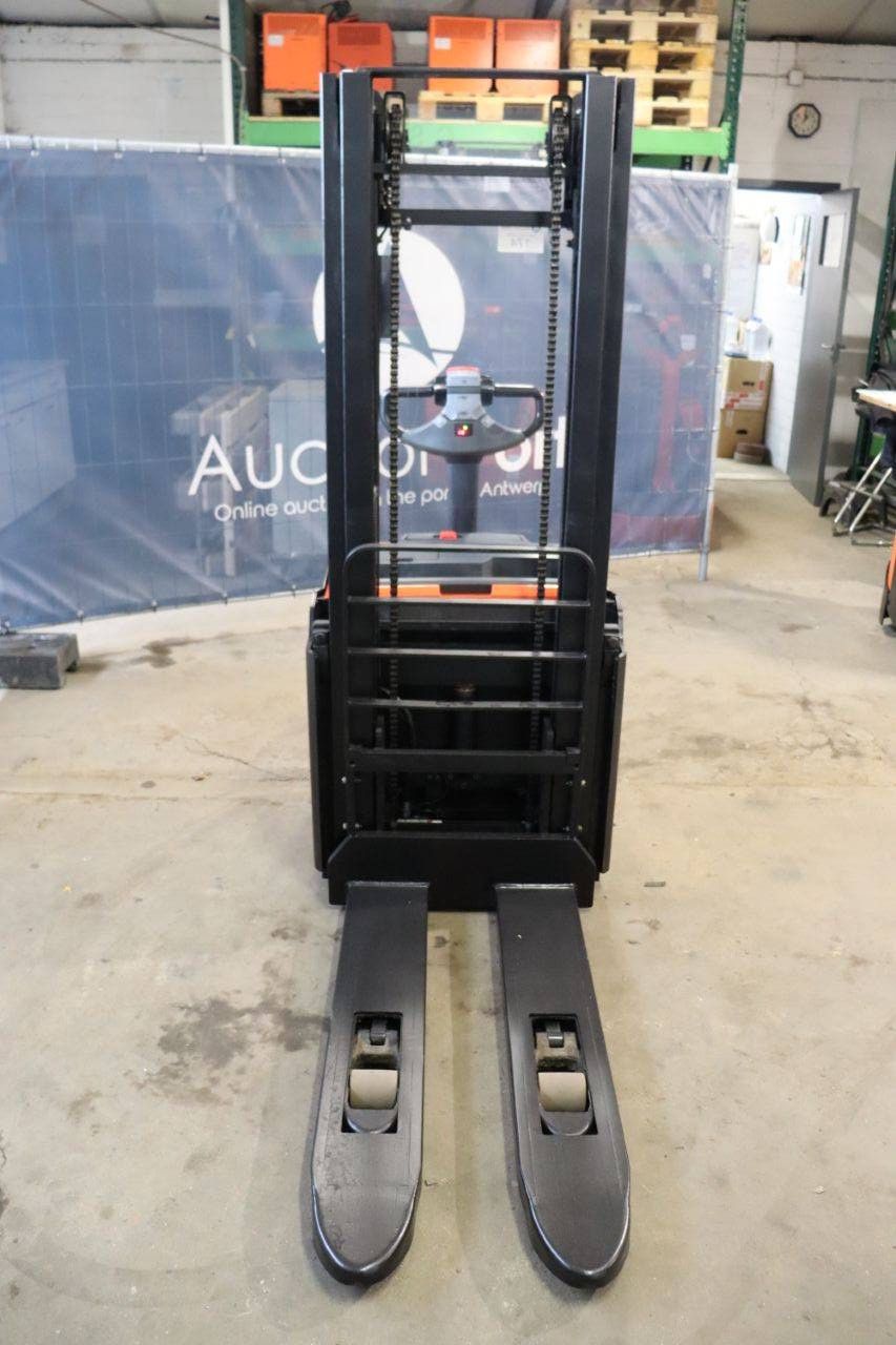 Stacker Toyota SWE140L Electric 1400kg 2.7m 2014