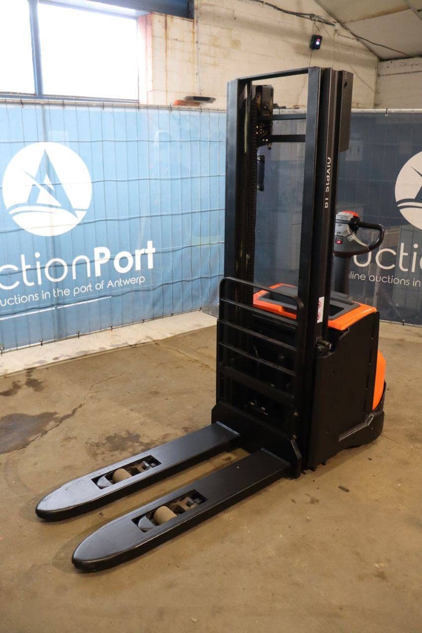 Stacker Toyota SWE140L Electric 1400kg 2.7m 2014