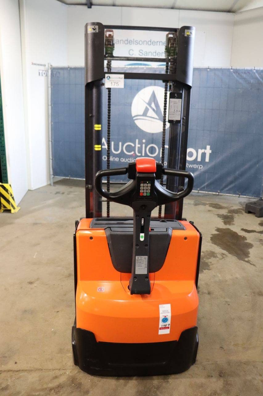 Stacker Toyota SWE140L Electric 1400kg 2.7m 2014