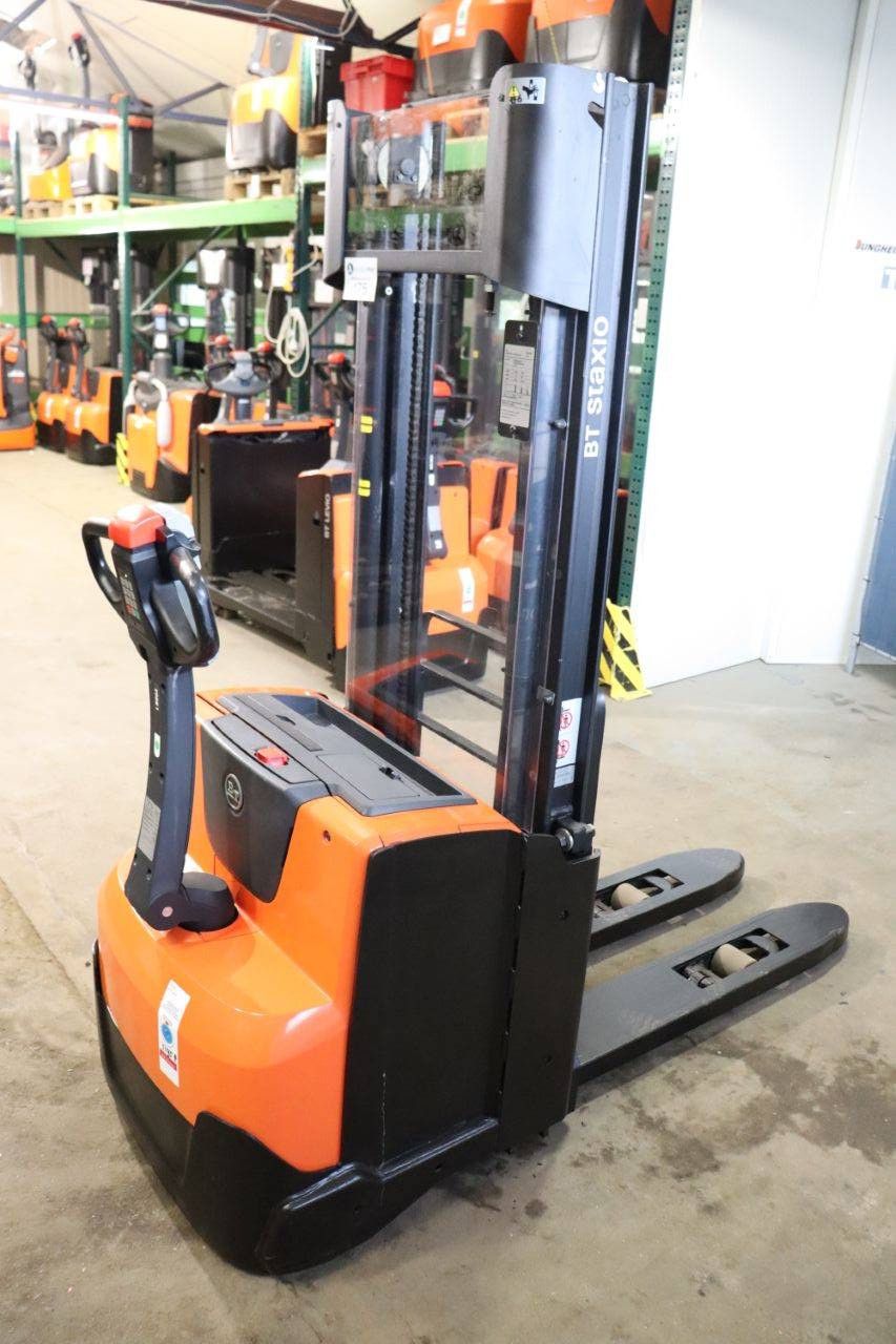 Stacker Toyota SWE140L Electric 1400kg 2.7m 2014