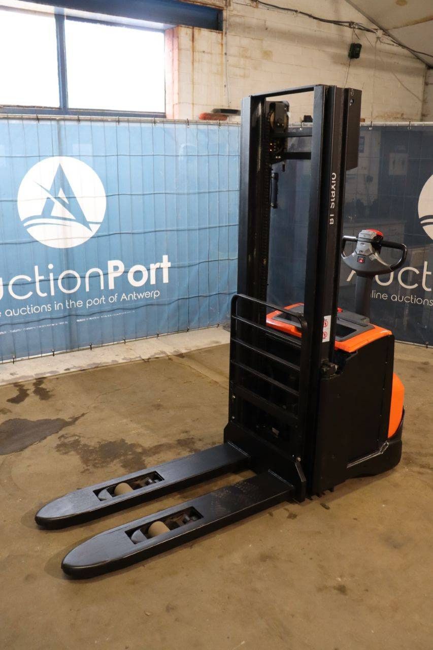 Stacker Toyota SWE140L Electric 1400kg 2.7m 2014