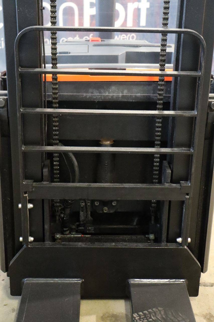 Stacker Toyota SWE140L Electric 1400kg 2.7m 2014