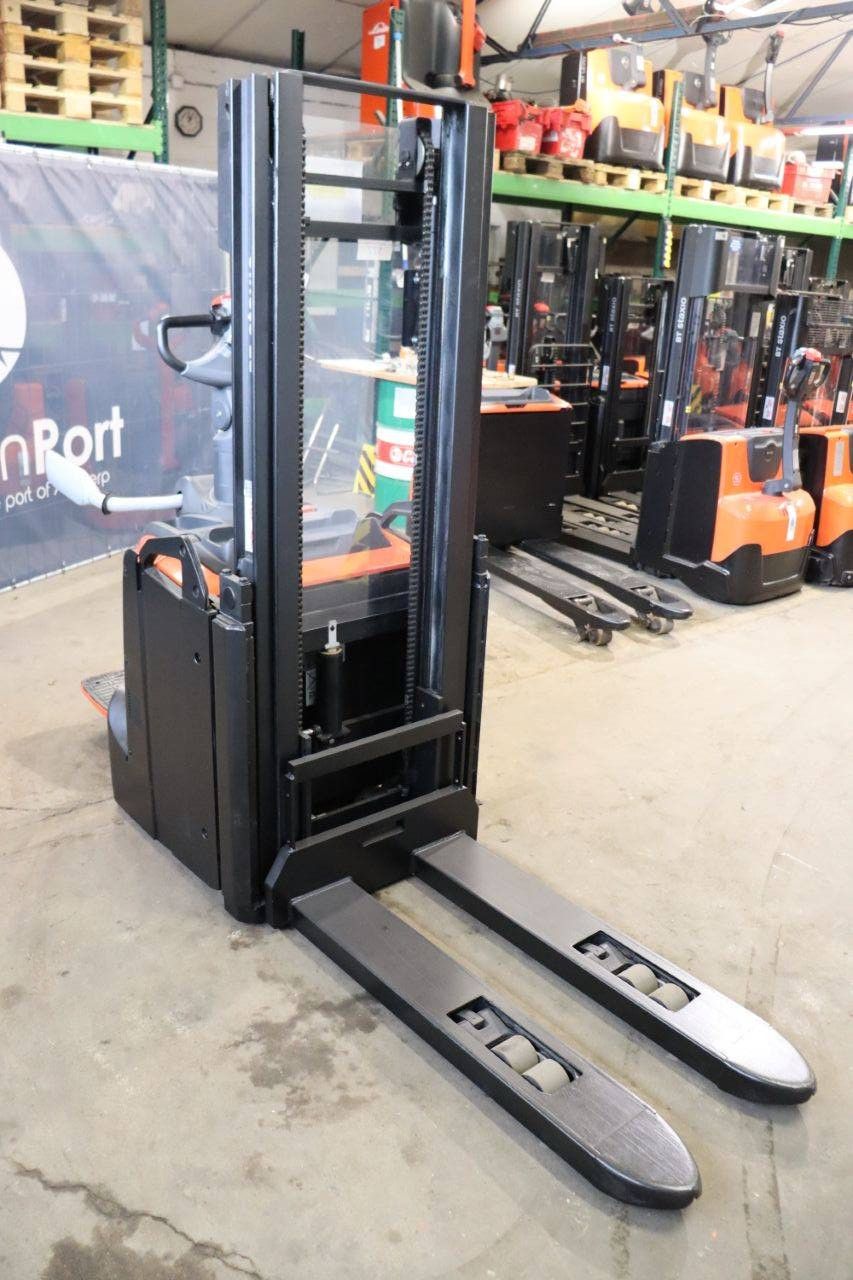 Toyota SPE120L Electric Stacker 1200kg 2.8m 2017