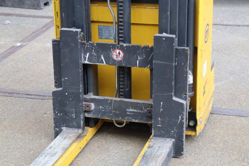Stacker OMG CL 10.5 ac Electric 1050kg 4.2m 2008