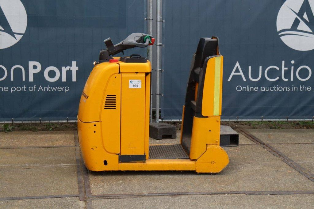 Jungheinrich EZS 350 Elektrotraktor 2011