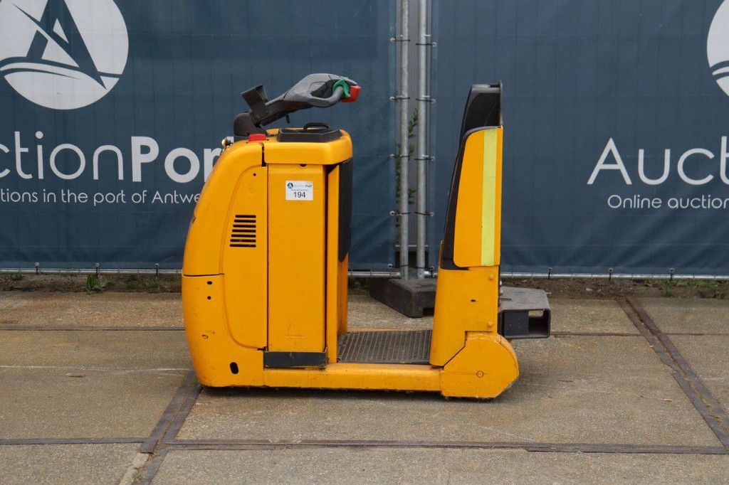 Jungheinrich EZS 350 Elektrotraktor 2011
