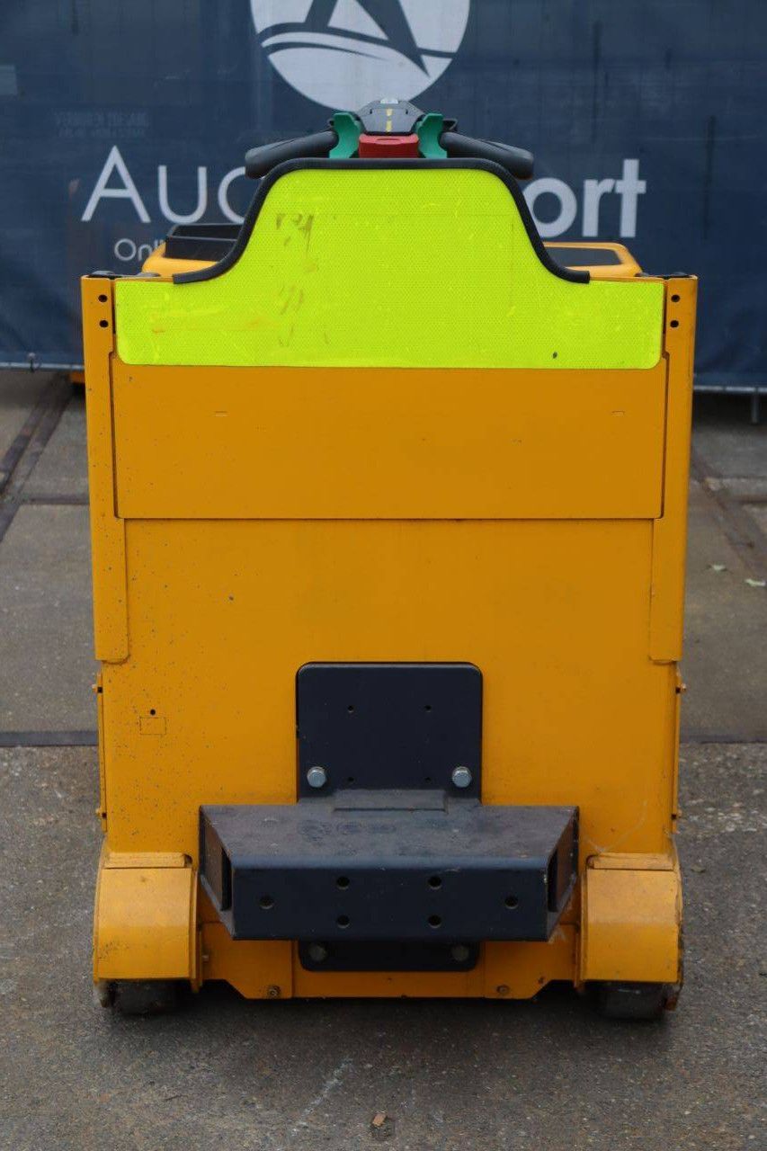 Jungheinrich EZS 350 Elektrotraktor 2011
