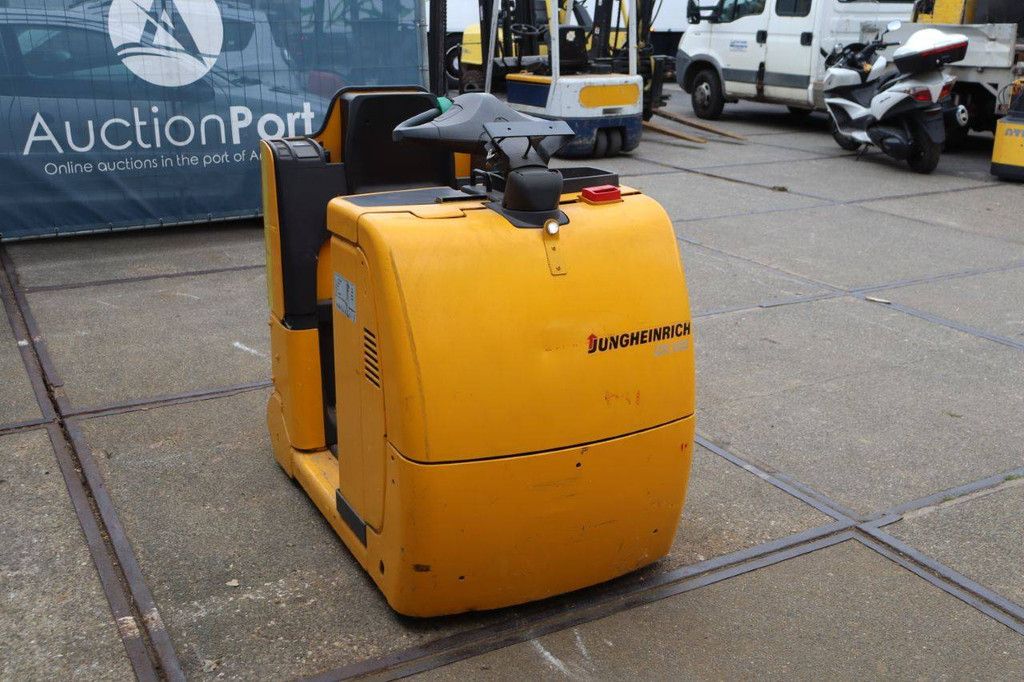 Jungheinrich EZS 350 Elektrotraktor 2011