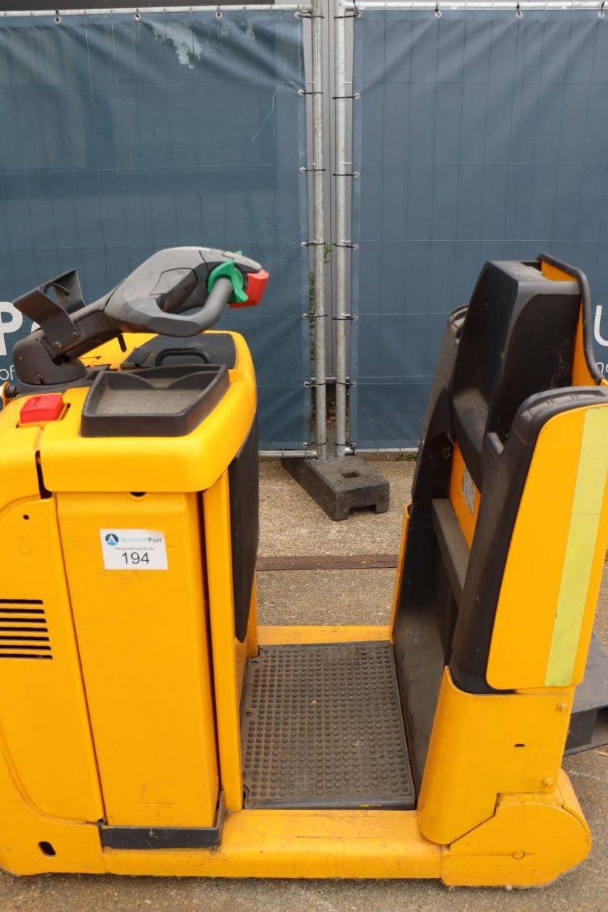 Jungheinrich EZS 350 Elektrotraktor 2011