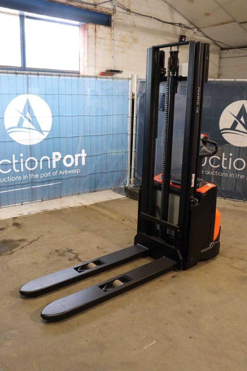 Toyota SWE100 Electric Stacker 1000kg 3.3m 2019