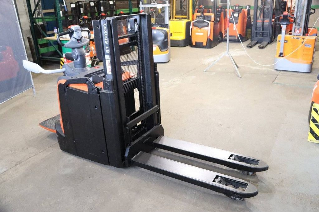 Toyota SPE200D Electric Stacker 1000kg 2.0m 2021