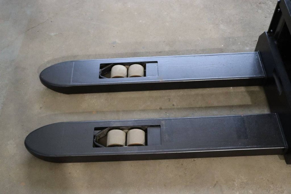 Toyota SPE120 Elektro-Stapler 1200 kg 3,7 m 2020