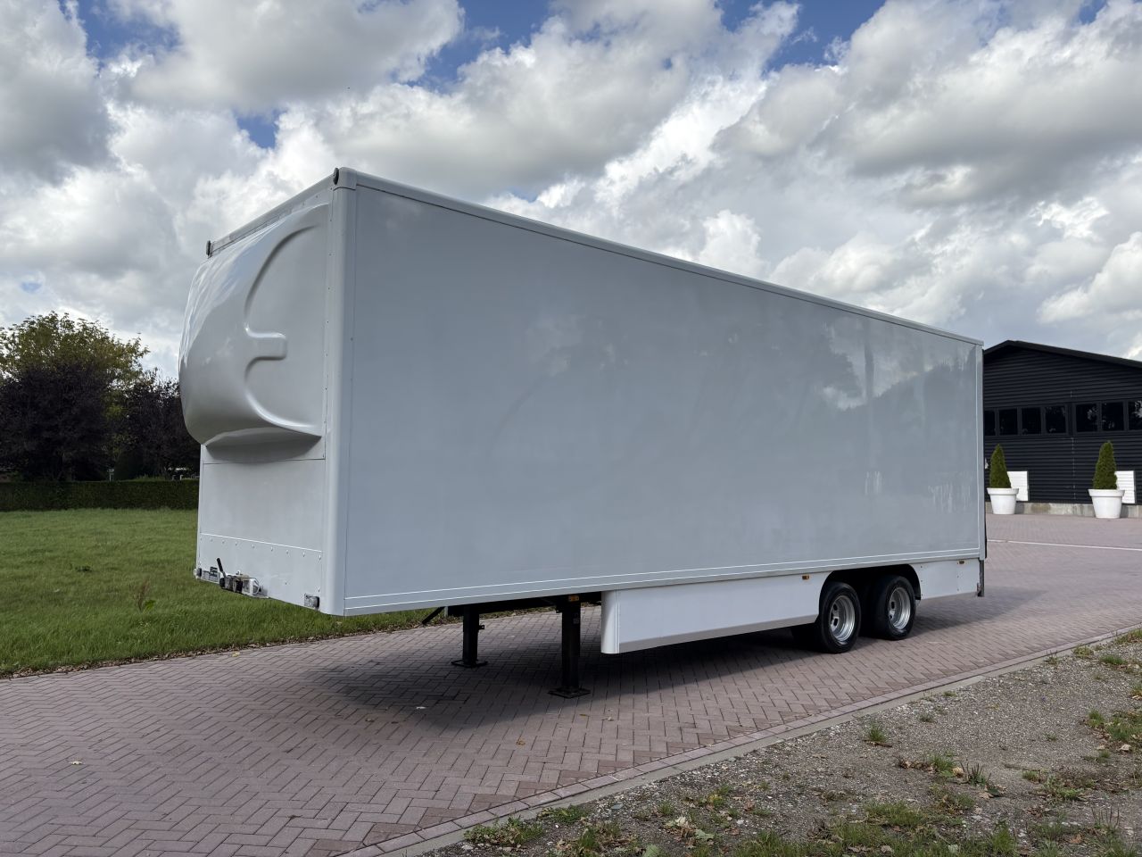 Be oplegger 8 TON Veldhuizen met laadklep 1000 kg