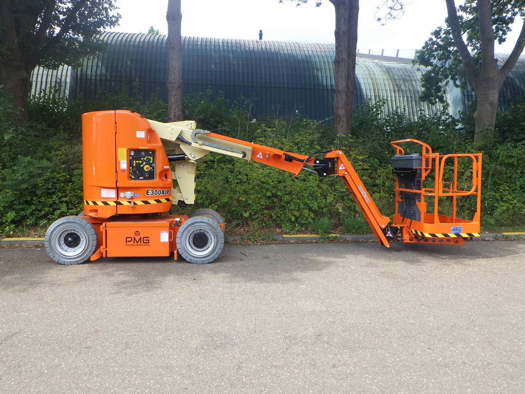 JLG E300AJP Elektrische Gelenkteleskoparbeitsbühne 11,19 m 2011