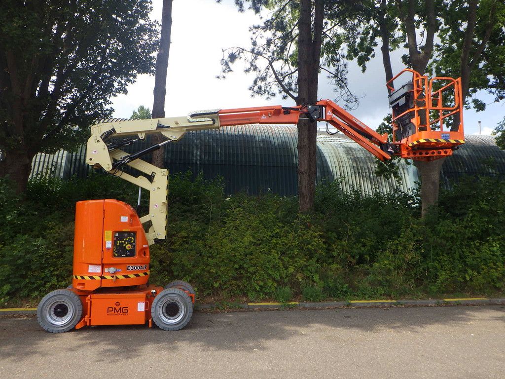 JLG E300AJP Elektrische Gelenkteleskoparbeitsbühne 11,19 m 2011