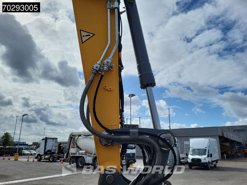 Liebherr R926 LC